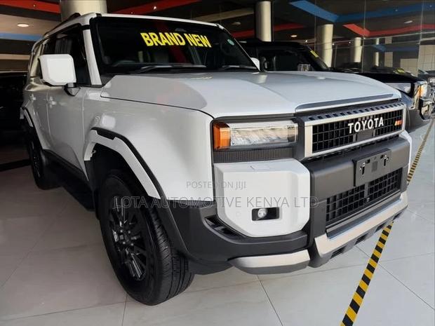 New Toyota Land Cruiser Prado 2.7 2024 Pearl