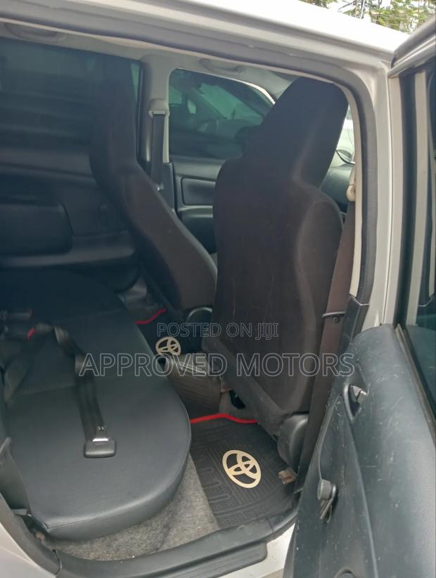 Toyota Probox 2016 Silver