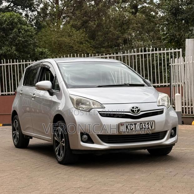 Toyota Ractis 2012 Silver
