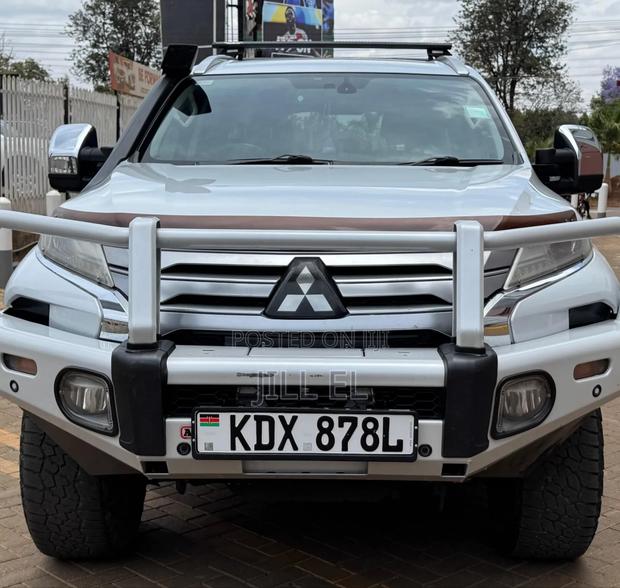 Mitsubishi Pajero 2022 White