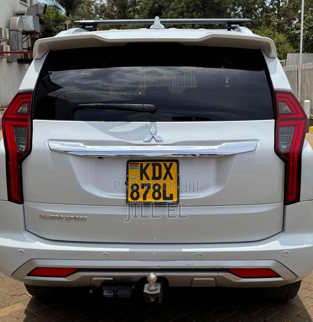 Mitsubishi Pajero 2022 White