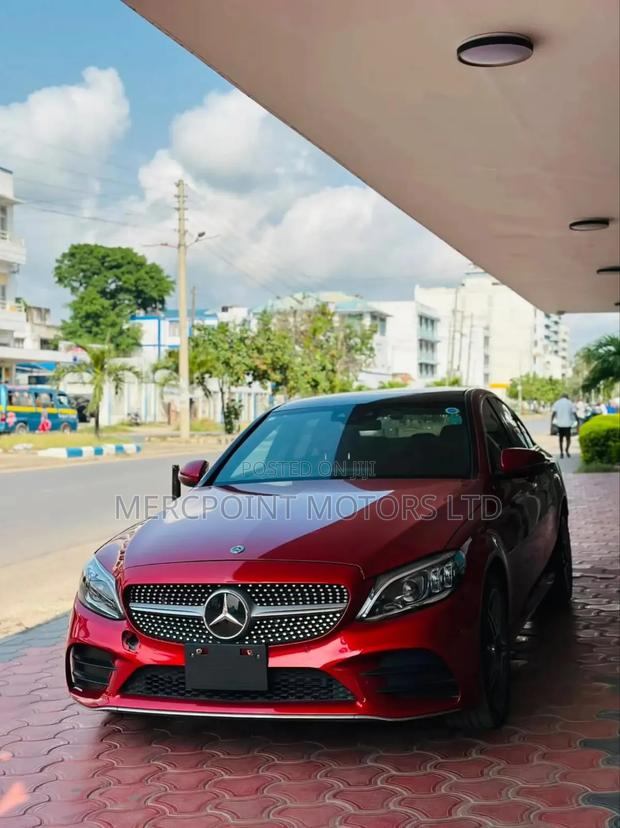 Mercedes-Benz C200 2019 Red