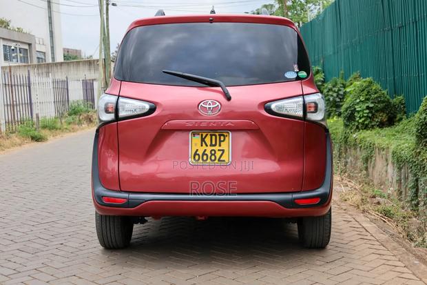 Toyota Sienta 2016 Pink