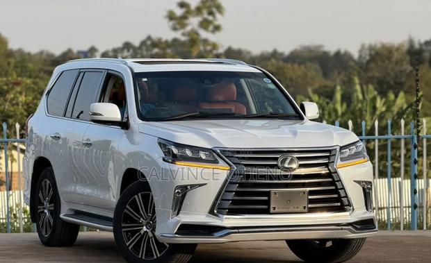 Lexus LX 2019 White