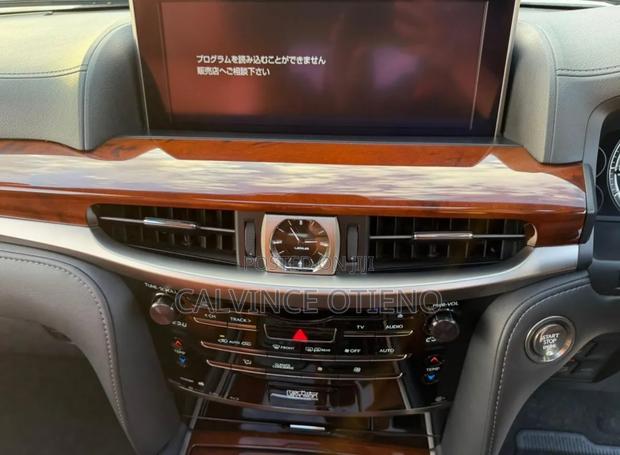 Lexus LX 2019 White