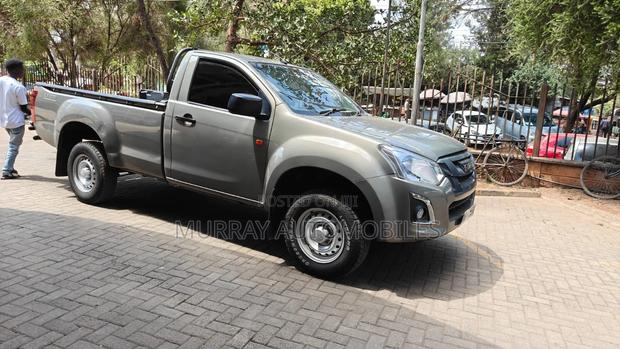Isuzu D-MAX 2021 Gray