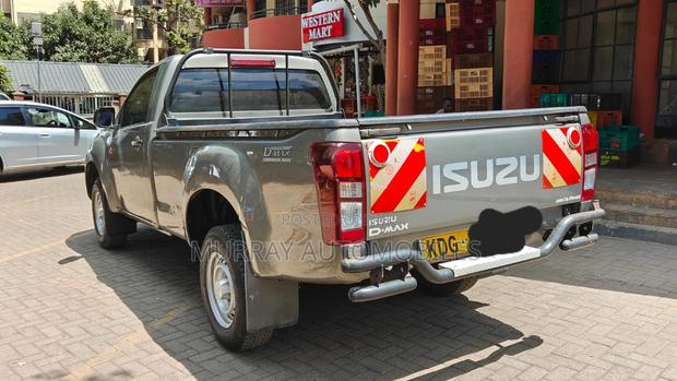Isuzu D-MAX 2021 Gray