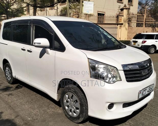 Toyota Noah 2011 White