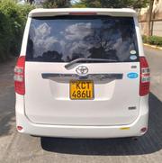 Toyota Noah 2011 White for sale