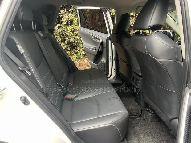 Toyota RAV4 Limited FWD 2019 White