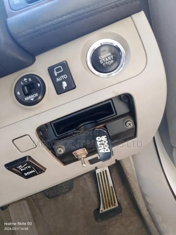 Toyota Crown 2009 White