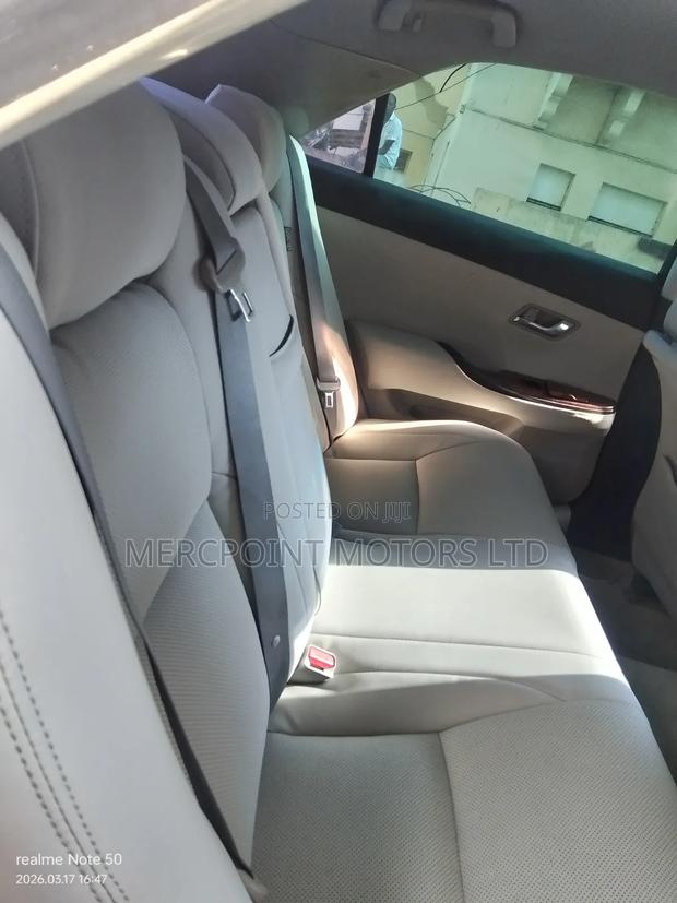 Toyota Crown 2009 White