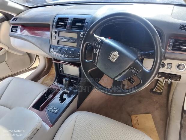 Toyota Crown 2009 White