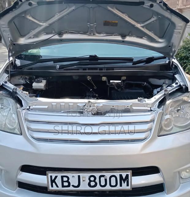 Toyota Noah 2.0 FWD (8 Seater) 2002 Silver