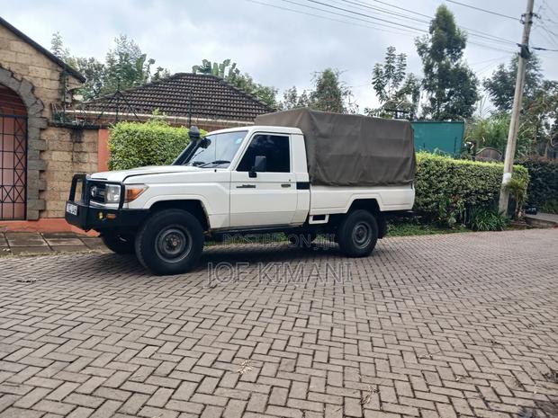 Toyota Land Cruiser 2014 White