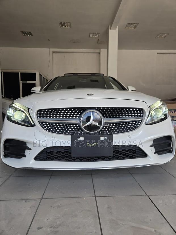 Mercedes-Benz 220 2019 White