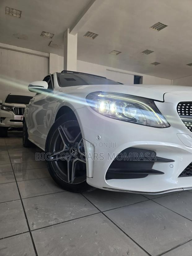 Mercedes-Benz 220 2019 White