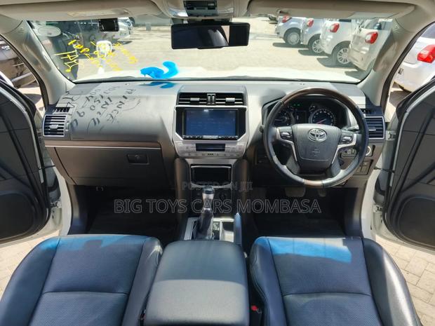 Toyota Land Cruiser Prado 2021 White