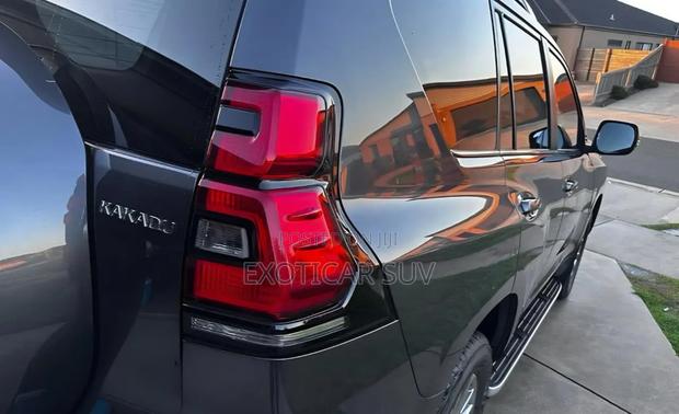 Toyota Land Cruiser Prado Kakadu 2020 Gray