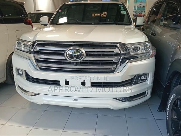 Toyota Land Cruiser 2019 White