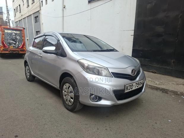 Toyota Vitz 2014 Silver