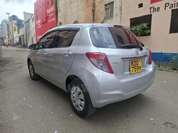 Toyota Vitz 2014 Silver