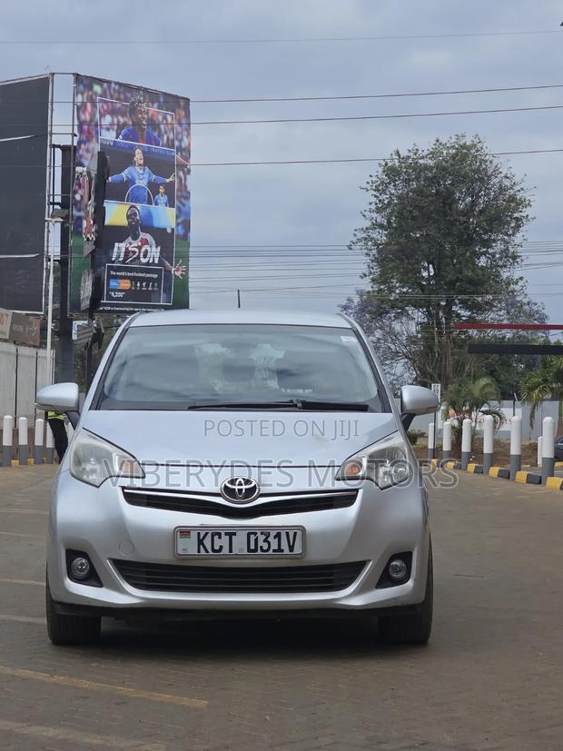 Toyota Ractis 2012 Burgundy