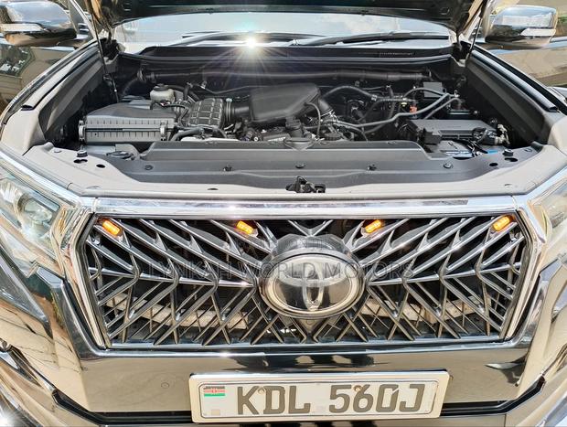 Toyota Land Cruiser Prado 2018 Black