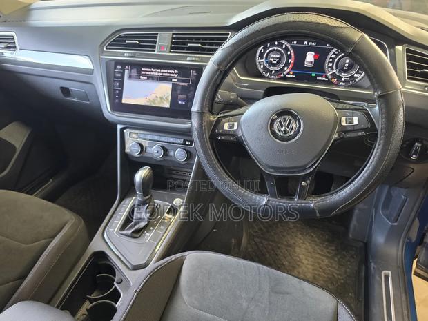 Volkswagen Tiguan 2019 Blue