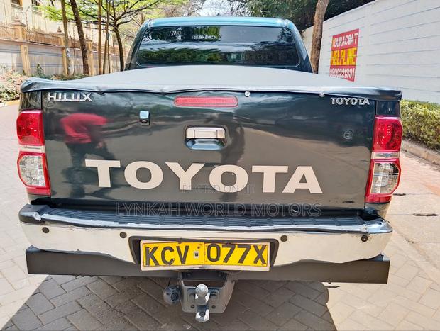 Toyota Hilux 2012 Green