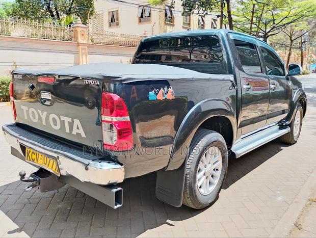 Toyota Hilux 2012 Green