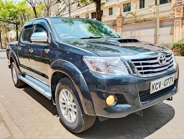 Toyota Hilux 2012 Green