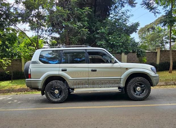 Toyota Land Cruiser Prado 1999 Silver