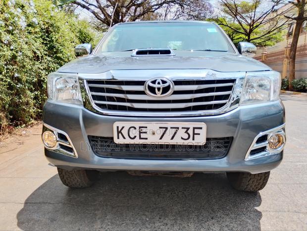 Toyota Hilux 2008 Gray