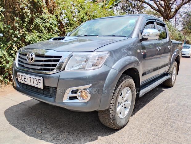 Toyota Hilux 2008 Gray