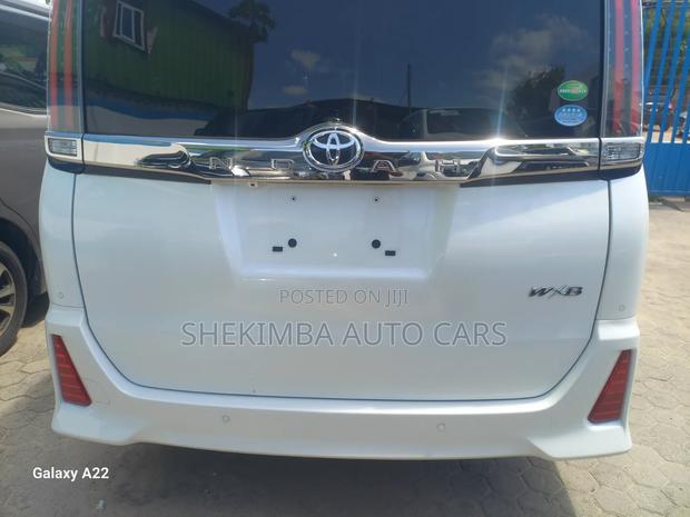 Toyota Noah 2.0 FWD (7 Seater) 2020 White