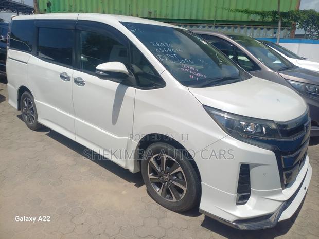 Toyota Noah 2.0 FWD (7 Seater) 2020 White