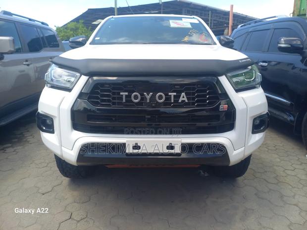 Toyota Hilux Revo Double Cab Deisel 2.8 AWD 2021 White