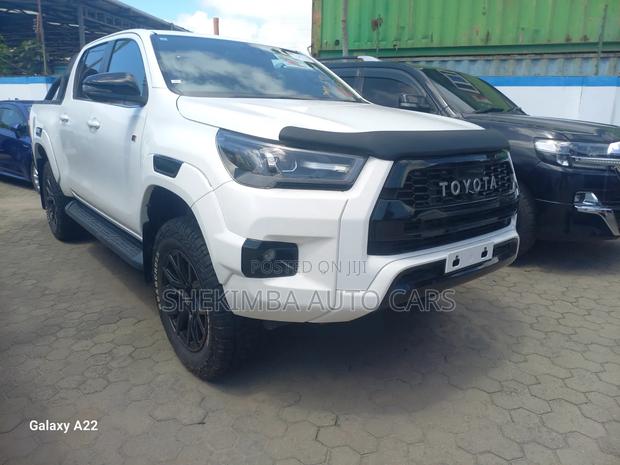 Toyota Hilux Revo Double Cab Deisel 2.8 AWD 2021 White