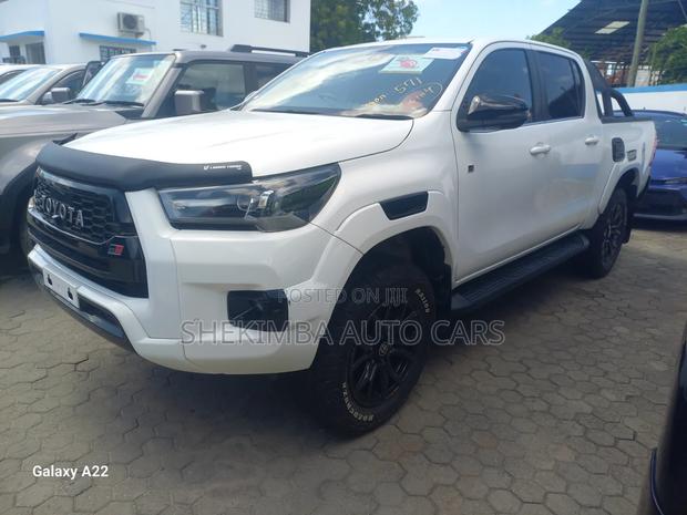 Toyota Hilux Revo Double Cab Deisel 2.8 AWD 2021 White