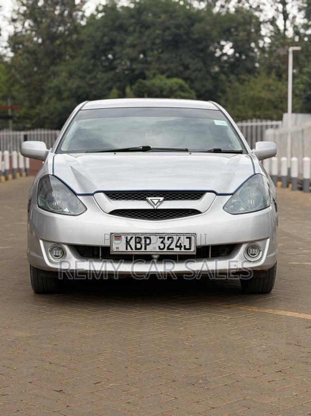 Toyota Caldina 2005 Silver