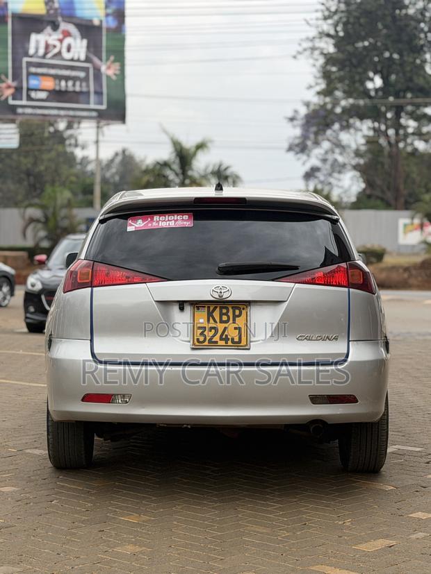 Toyota Caldina 2005 Silver