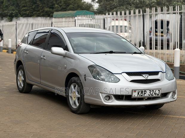 Toyota Caldina 2005 Silver