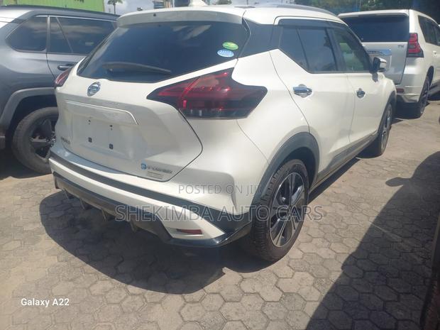 Nissan Kicks 2021 White