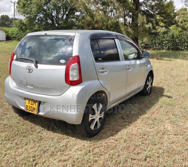 Toyota Passo 2017 Silver