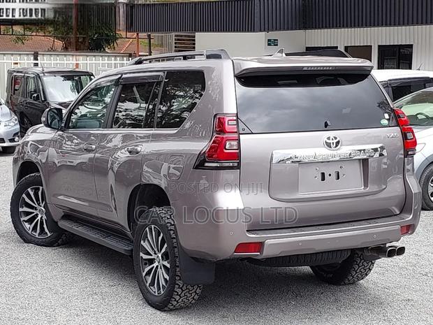 Toyota Land Cruiser Prado 2.8 2019 Gray