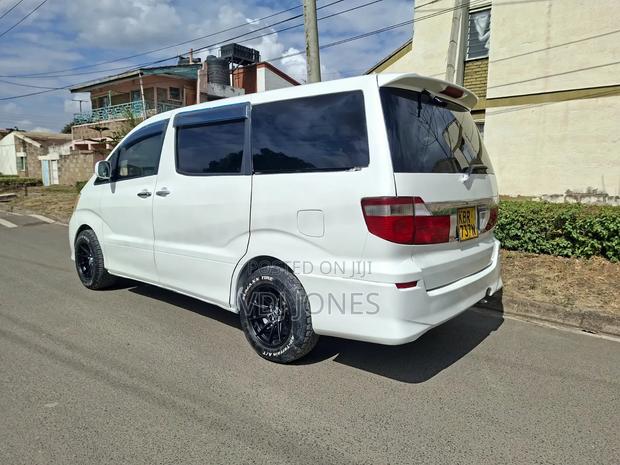 Toyota Alphard 2.4 Petrol FWD 2005 Pearl
