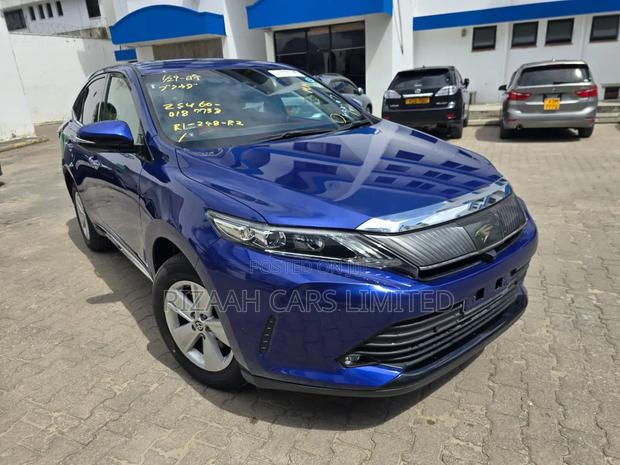 Toyota Harrier 2.0 2020 Blue