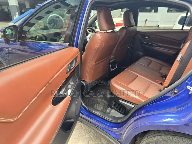Toyota Harrier 2.0 2020 Blue