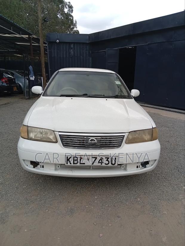 Nissan FB15 2005 White